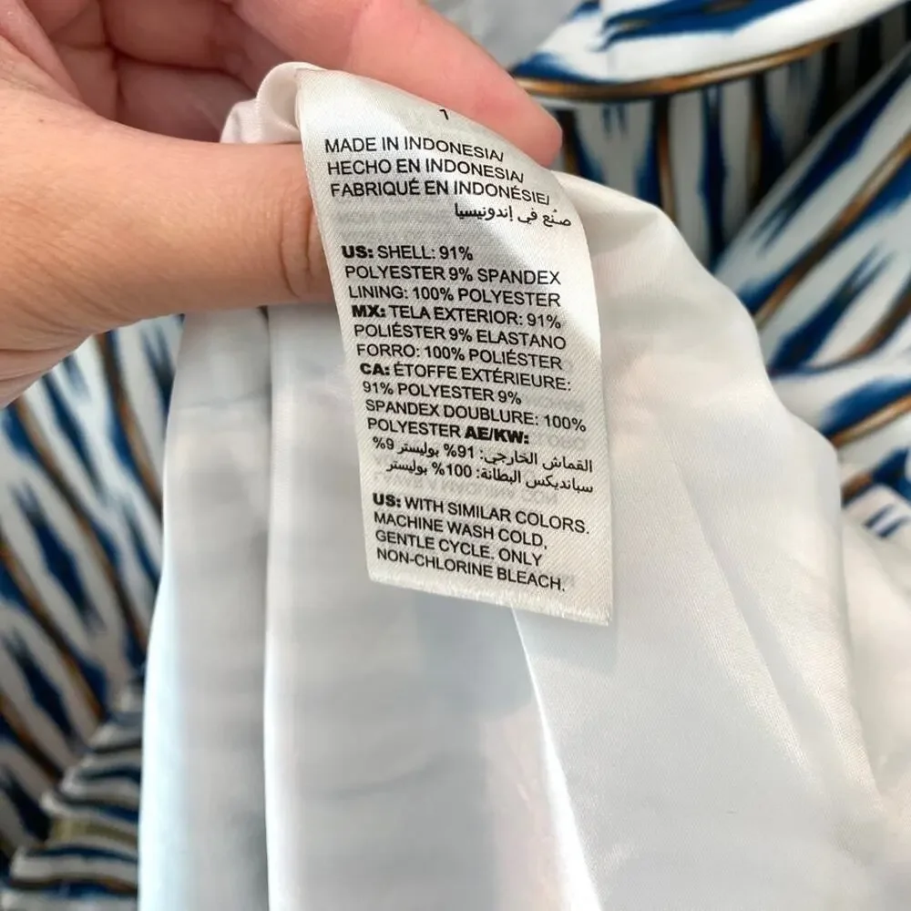 CHICO’S ZENERGY | Ikat Zip Up Jacket White Blue Geometric | Size 1 Medium - Picture 8 of 8